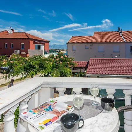 Appartement Two-bedroom In Vir